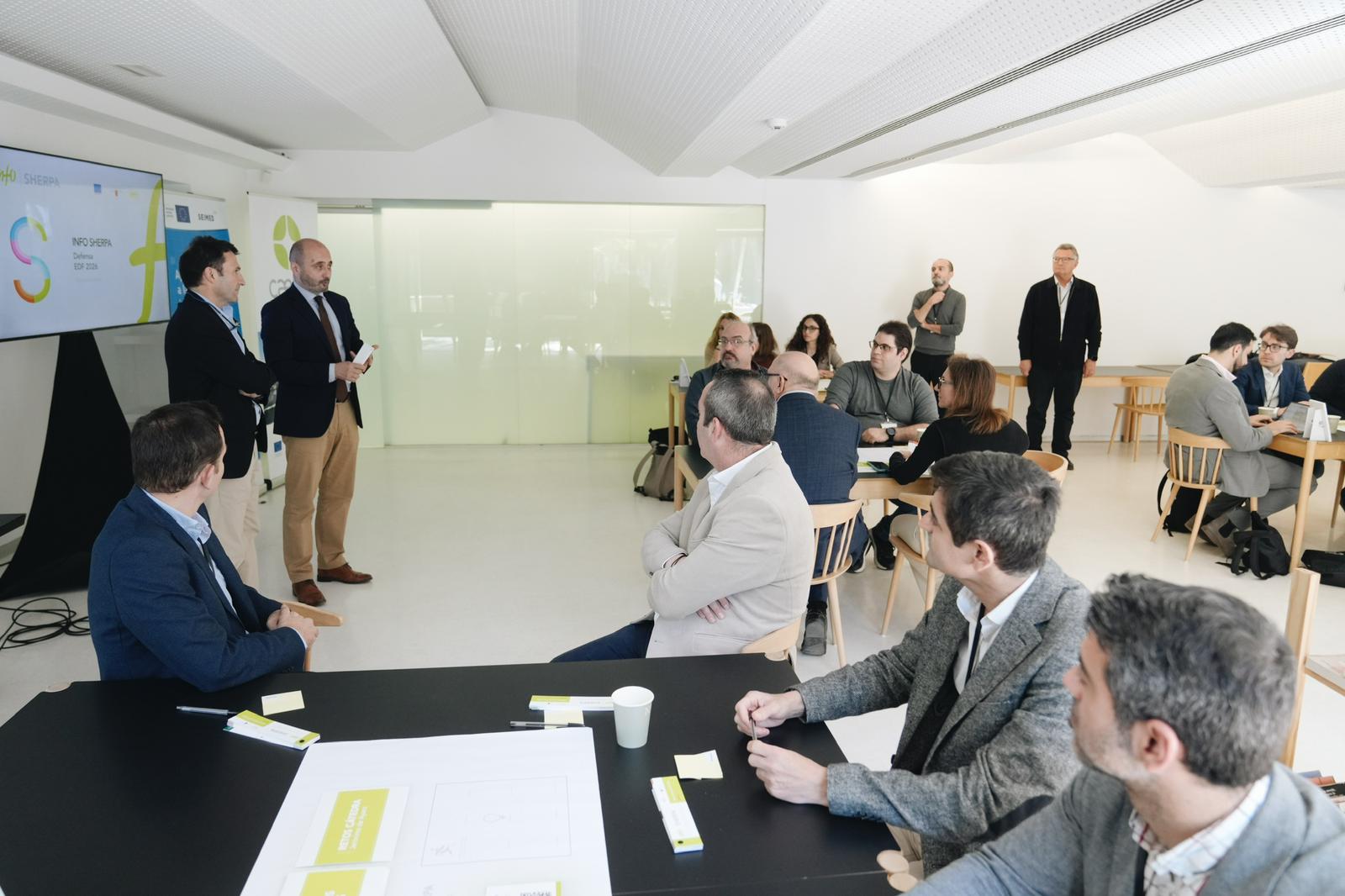 El Gobierno regional impulsa nuevas alianzas para competir en los proyectos europeos de defensa más estratégicos