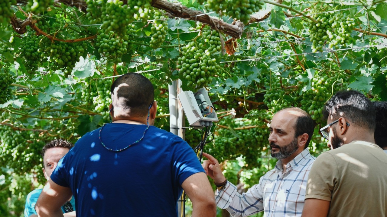 Visita a una finca con tecnología agrícola.